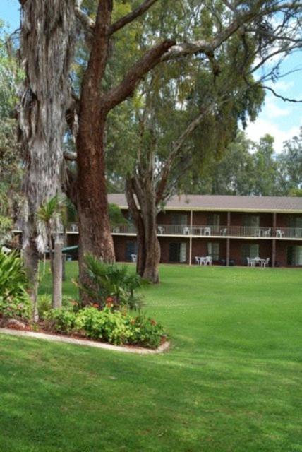Tocumwal Golf Resort Buitenkant foto